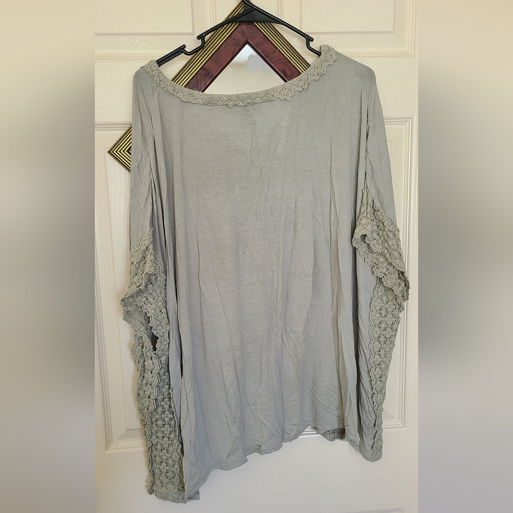 Daytrip Gray Lace Trim Poncho Top - Picture 5 of 6